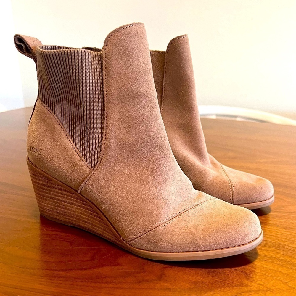 New Toms Women’s Suede Booties Size: 7.5 tan brown - Picture 1 of 7